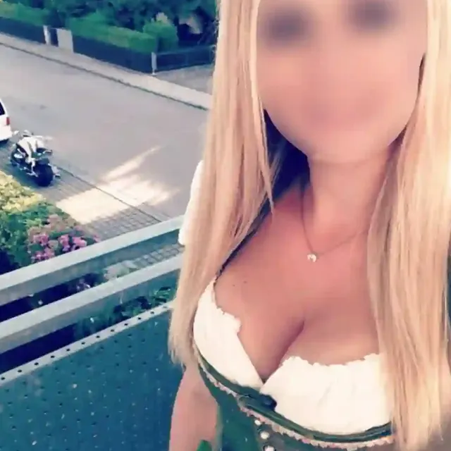 Julie, 23 – Innbygda